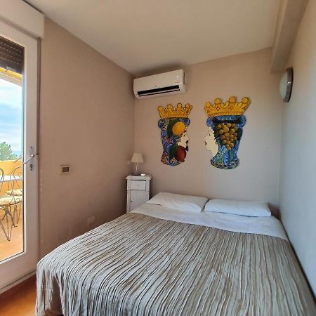 Torre Dei Pirati Villa Letojanni Dış mekan fotoğraf