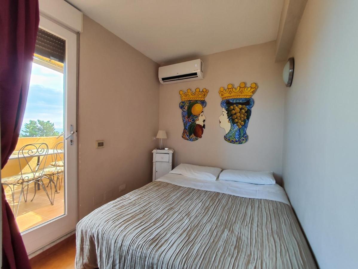 Torre Dei Pirati Villa Letojanni Dış mekan fotoğraf